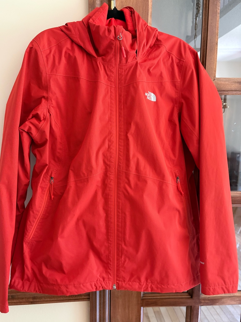 North Face Women’s Venture 2 Waterproof Rain Jacket size XL